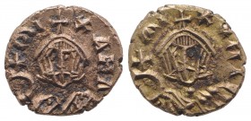 Michael III (842-867). AV Semissis (12mm, 1.31g, 6h). Syracuse. Crowned facing bust of Michael, wearing chlamys, holding globus cruciger. R/ Crowned f...