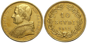 Roma, Gregorio XVI (1831-1846), 10 Scudi 1842-XII, RRR Au 28 mm 17,32 g , millesimo rarissimo, colpetto al bordo e graffietti al dritto altrimenti BB+
