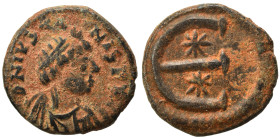 Justin I, 518-527. Pentanummium (bronze, 2.08 g, 14 mm), Thessalonica D N IVSTINVS P AVG. Diademed, draped and cuirassed bust of Justin I to right. Re...