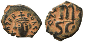 Constans II, 641-668. Follis (bronze, 5.28 g, 22 mm), Syracuse. IҺPER COҺS Bust of Constans II facing, beardless, wearing crown and chlamys, holding g...