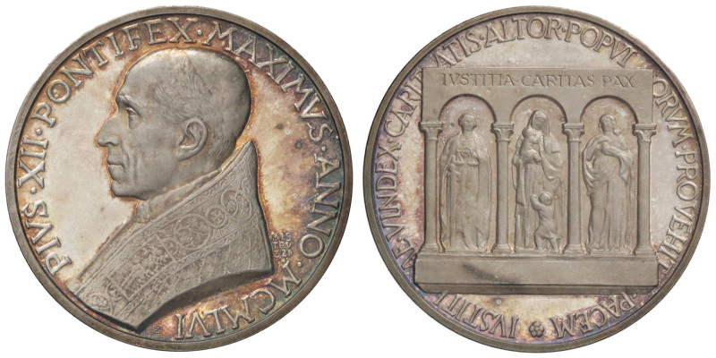 MEDAGLIE - PAPALI - Pio XII (1939-1958) - Medaglia 1956 - Giustizia, Carità e Pa...