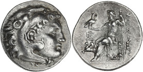 Macédoine, au nom d'Alexandre III le Grand - Tetradrachme (Lampsaque) frappe posthume
R/ Pégase et monogramme dans le champ à gauche et A sous le trôn...