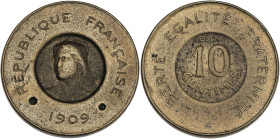 François Rude - ESSAI étude de flan 10 centimes 1909
2 coups de pointeau à l'avers.

Bronze-aluminium - 4,92 grs - 21 mm
GEM.35.10
TTB

ESSAI rare et ...
