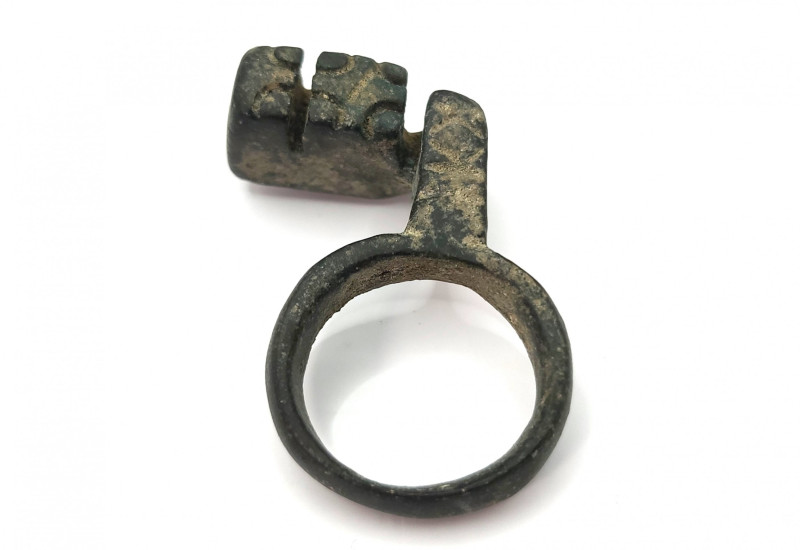 Ancient Roman Key
1st,2nd Century AD
Solid Roman bronze key . Fine condition, 3...
