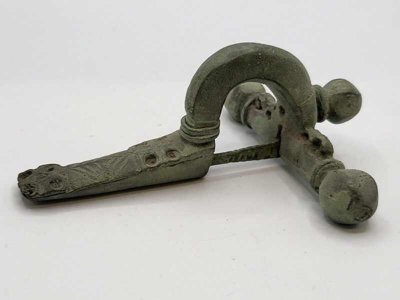 Massive Roman Crossbow Brooch
4th Century AD
A solid bronze crossbow brooch wit...