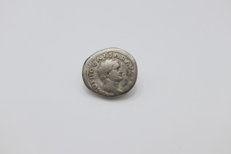 Otho, 69. Denarius
Otho, 69 .AD Denarius (Silver, 20 mm, 2.92 g, 6 h), Rome. [I...