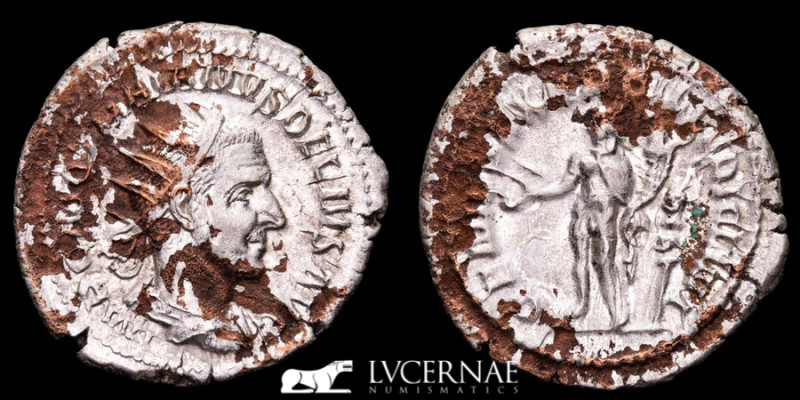 Roman Empire - Trajan Decius (AD 249-251). Fouree silvered antoninianus (5,06 g....