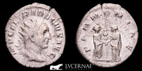 Trajan Decius Silver Antoninianus 3,30 g. 21 mm. Rome 249-251 fine