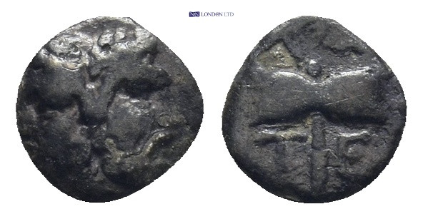 TROAS. Tenedos. Obol (6mm, 0.39 g) (Late 5th-early 4th centuries BC). Obv: Janif...