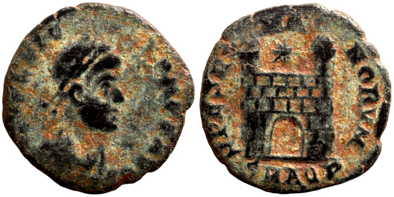 FLAVIUS VICTOR (387-388). Ae. Aquileia.

Obv: D N FL VICTOR P F AVG.
Diademed...