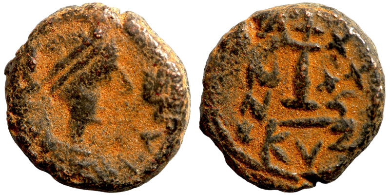 Byzantine Empire coin

14mm 3,69g