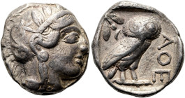 ATTIKA. ATHEN. Tetradrachme ø 25mm (17.09g). 454 - 404 v. Chr. Vs.: Kopf der Athena mit attischem Helm, der mit drei Lorbeerblättern geschmückt ist, O...