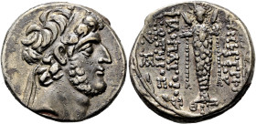 NÖRDLICHE LEVANTE. SELEUKIDEN. Demetrios III., 96 - 83 v. Chr. Tetradrachme ø 27mm (16.12g). 94 - 93 v. Chr. Mzst.Damaskos. Vs.: Bärtiger Kopf mit Dia...