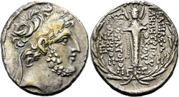 NÖRDLICHE LEVANTE. SELEUKIDEN. Demetrios III., 96 - 83 v. Chr. Tetradrachme ø 31mm (16.04g). 90 - 89 v. Chr. Mzst.Damaskos. Vs.: Bärtiger Kopf mit Dia...
