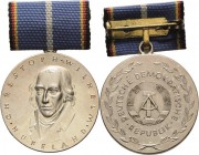 Orden der Deutschen Demokratischen Republik Staatliche Auszeichnungen
Hufeland-Medaille in Silber Gestiftet 13.11.1958 Buntmetall silberfarben. 30 mm...