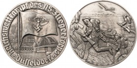 Drittes Reich
 Zinkmedaille 1939. Reichswettkampf des NS-Fliegerkorps Düsseldorf 30.6.-2.7.1939". Fahne des NSFK, im Hintergrund Rheinbrücke / Kämpfe...