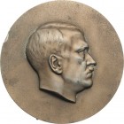 Drittes Reich - Personenmedaillen
Hitler, Adolf 1889-1945 Einseitige bronzierte Zinkmedaille o.J. IWF Kopf Hitlers nach rechts. 114 mm, 139,9 g. Mit ...