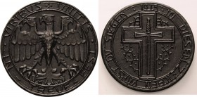 Erster Weltkrieg
 Eisengußmedaille 1915 (H. Isemann?) "Treuebundadler". Dreifachadler / Kreuz mit senkrecht stehendem Schwert, umher Dornenkranz. 75,...