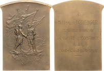 Erster Weltkrieg
 Bronzeplakette 1917 (Georges Scott) Ein französischer und ein rumänischer Soldat reichen sich die Hände, im Hintergrund Standarten ...