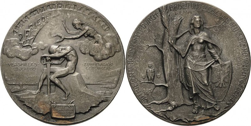 Erster Weltkrieg
 Versilberte Bronzemedaille 1919 (Lauer) Frieden von Versaille...