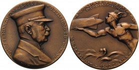 Luft- und Raumfahrt
 Bronzemedaille 1924 (Mayer & Wilhelm) Amerikafahrt des "LZ 126". Brustbild des Grafen Zeppelin mit Mütze nach rechts / Merkur hä...