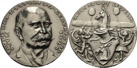 Medailleur Goetz, Karl 1875 - 1950
 Silbermedaille 1928. Taufe des "LZ 127 und 90. Geburtstag des Grafen Zeppelin. Brustbild des Grafen halbrechts / ...