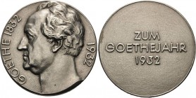 Personenmedaillen
Goethe, Johann Wolfgang 1749-1832 Versilberte Bronzemedaille 1932 (unsigniert, von Adolf Jäger?) Zum Goethejahr. Kopf nach links / ...