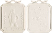 Porzellanmedaillen - Medaillen der Meißner Porzellanmanufaktur
Döbeln Weiße Porzellanplakette 1923. Nationales Sportfest - 1. Preis. Schrift / Kniend...