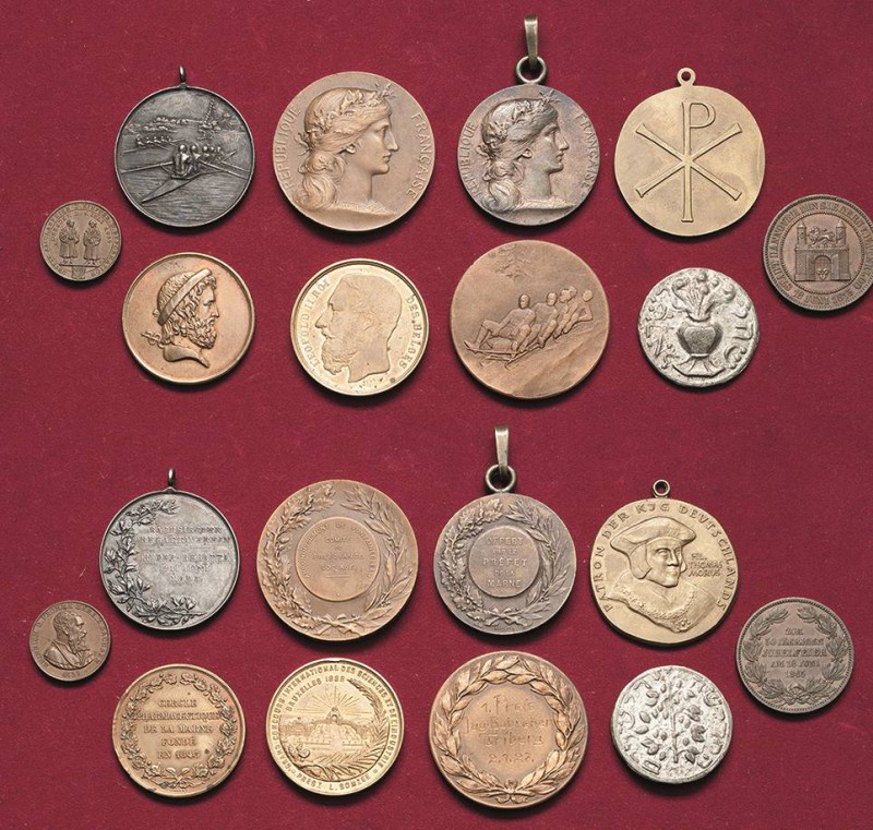 Allgemein
Lot-10 Stück Interessantes Lot von Medaillen zu verschiedenen Anlässe...