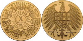 Sammlungen
123 Stück Gedenk- und Sondermünzen Dazu: 5 Mark - 1983 - Meißen, Brandenburger Tor - 1980-1982, 1984, 1986-1989. 8 Stück Sondermünzen dopp...