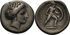 Lokris Opuntioi
 Hemidrachme um 350 v. Chr. Kopf einer Nymphe mit Schilfkranz, einfachem Ohrgehänge und Halskette nach rechts / Ajax im korinthischen...