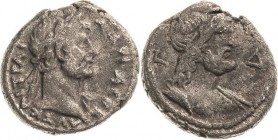 Kaiserzeit
Hadrian 117-138 Bi-Tetradrachme 119/120 (=Jahr 4), Alexandria Kopf mit Lorbeerkranz nach rechts / Brustbild des Zeus nach rechts zwischen ...