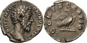 Kaiserzeit
Marcus Aurelius 161-180 Denar nach 180, Rom Kopf nach rechts, DIVVS M ANTONINVS PIVS / Adler nach rechts, CONSECRATIO RIC 266 C. 79 Kampma...