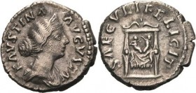 Kaiserzeit
Faustina minor + 176 Denar, Rom Auf die Zwillingskinder Commodus und Antoninus. Brustbild nach rechts, FAVSTINA AVGVSTA / Thron, darauf 2 ...