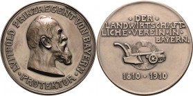 Bayern
Prinzregent Luitpold 1886-1912 Silbermedaille 1910 (Richard Aigner) Auf die 100-Jahrfeier des landwirtschaftlichen Vereins in Bayern. Kopf des...