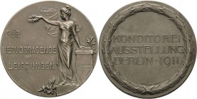 Berlin
 Silbermedaille 1911 (AWES) Prämie der Konditorei-Ausstellung. Stehende Frauengestalt am Podest, in ihrer ausgestreckten Rechten hält sie eine...