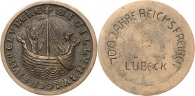 Lübeck-Stadt
 Bronzegussmedaille o.J. (1926) (unsigniert) 700 Jahre Reichsfreiheit. Stadtsiegel von 1280 / 2 Zeilen Gravur. 93,5 mm, 439,22 g Vorzügl...