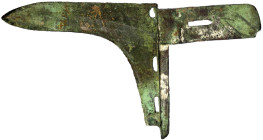 CHINA und Südostasien

China

Chou-Dynastie 1122-255 v. Chr.

Bronze-Axt, sogenanntes "Ge" (= Hellebarde) des Staates Yue um 475/220 v. Chr. 189...