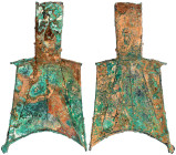 CHINA und Südostasien

China

Chou-Dynastie 1122-255 v. Chr.

Bronze-Spatengeld mit hohlem Griff ca. 400/300 v. Chr. "sloping shoulder", Legende...