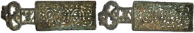CHINA und Südostasien

China

Chou-Dynastie 1122-255 v. Chr.

Sogenanntes Reibeisen "Lung Niu Hsing" der frühen Chou-Zeit. Bronze, 172 X 55 mm. ...