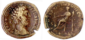 Römische Münzen

Kaiserzeit

Commodus, 177-192

Sesterz 187/188. Bel., bärtiger Kopf r./PM TRP XIII IMP VIII COS V PP FOR RED S C. Fortuna Redux...