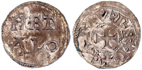 Karolinger

Karl der Einfältige 897-922

Pfennig o.J. Melle. METALO/+CARLVS REX (verdrehtes S), Kreuz. 1,44 g. gutes vorzüglich. Depeyrot 629. Mor...