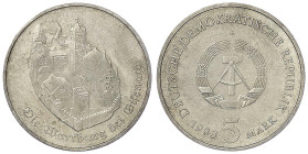 Münzen der Deutschen Demokratischen Republik

Gedenkmünzen der DDR

5 Mark 1983, Wartburg bei Eisenach. Randschrift läuft links herum. vorzüglich....