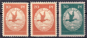Briefmarken

Deutschland

Deutsches Reich

10 Pf. - 30 Pf. Flugpostmarken 1912, sauber in postfrischer Erhaltung, unsigniert. Mi. 230,-€. Michel...