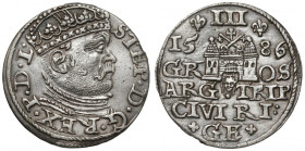 Stefan Batory, Trojak Ryga 1586 - duża głowa, rozetki