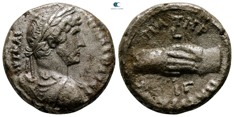 Egypt. Alexandria. Hadrian AD 117-138. 
Billon-Tetradrachm

25 mm, 12,78 g
...