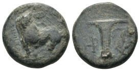 Aeolis. Kyme. (320-250 BC) Bronze Æ. Obv: eagle seated left. Rev: Oinochoe. Weight 4.54 gr - Diameter 16 mm