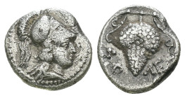 Cilicia. Soloi. (390-375 BC) AR Obol. Obv: helmeted head of Athena right. Rev: grape bunch. Weight 0.73 gr - Diameter 10 mm