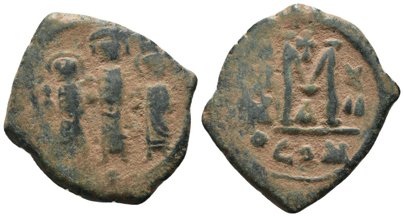 Heraclius. (610-641 AD) Æ Follis. Constantinople. Obv: Heraclius and sons standi...