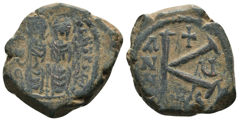 Justin II. and Sophia. (565-578 AD). 1/2 Follis. Constantinople. Obv: Justin II....